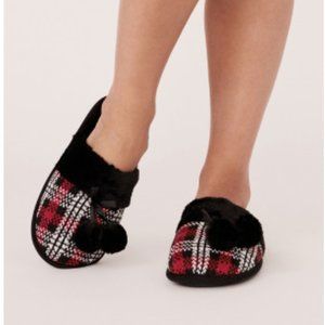 Plaid slippers with pompom